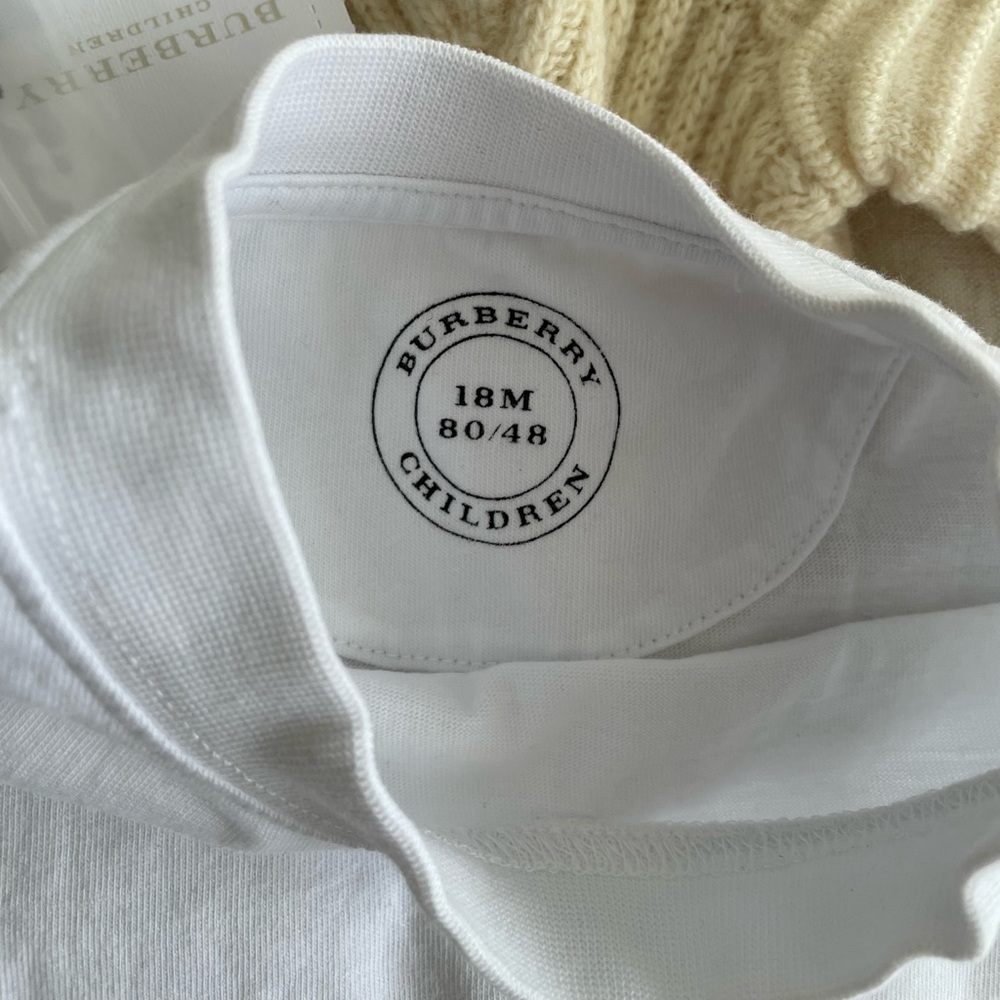 BURBERRY - cardigan with white t-shirt set - Picture 6 of 10